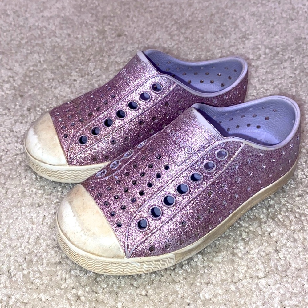 Girls Native Jefferson Purple glitter sneaker size c8